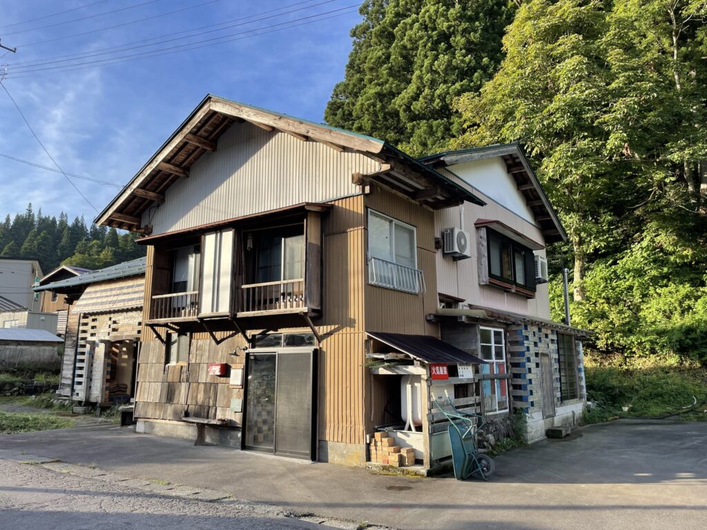 Tani House Itaya的外觀很樸素。