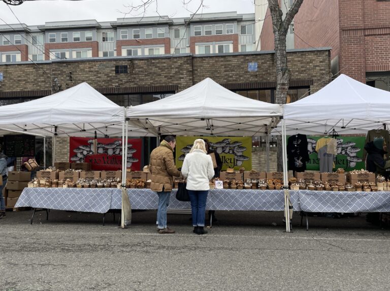 西雅圖的農民市集～Ballard Farmers Market。