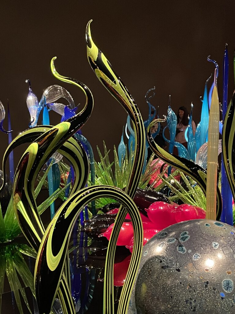 Chihuly的玻璃創作作品。4（本圖僅呈現該件大型作品的部份樣貌）