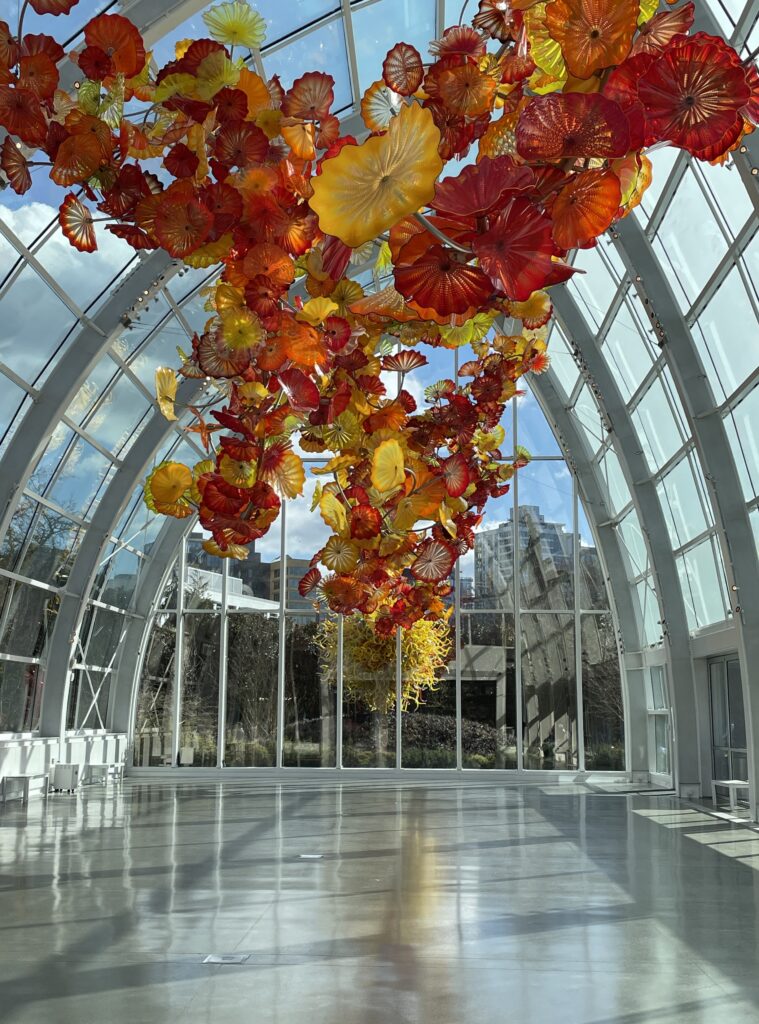 Chihuly的玻璃創作作品。5（這是置放於溫室展場的超大型縣掛作品）